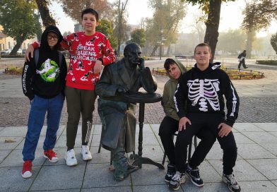 CHŁOPAKI Z 8A ŚWIĘTUJĄ! CHŁOPAKI Z 8A ŚWIĘTUJĄ!